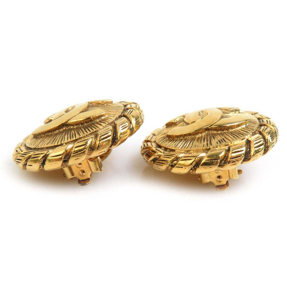CHANEL Authentic Vintage Gold Earrings - Picture 4 of 8